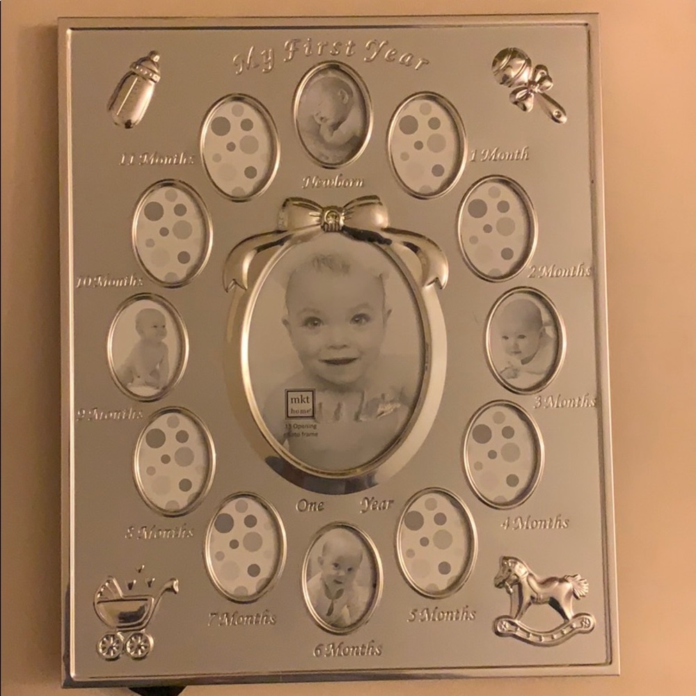Frame for baby first year pictures